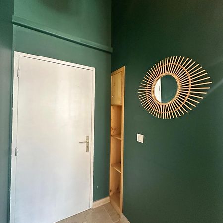 Appartement Avec Vue Sur L Eglise Des Saintes Exterior foto