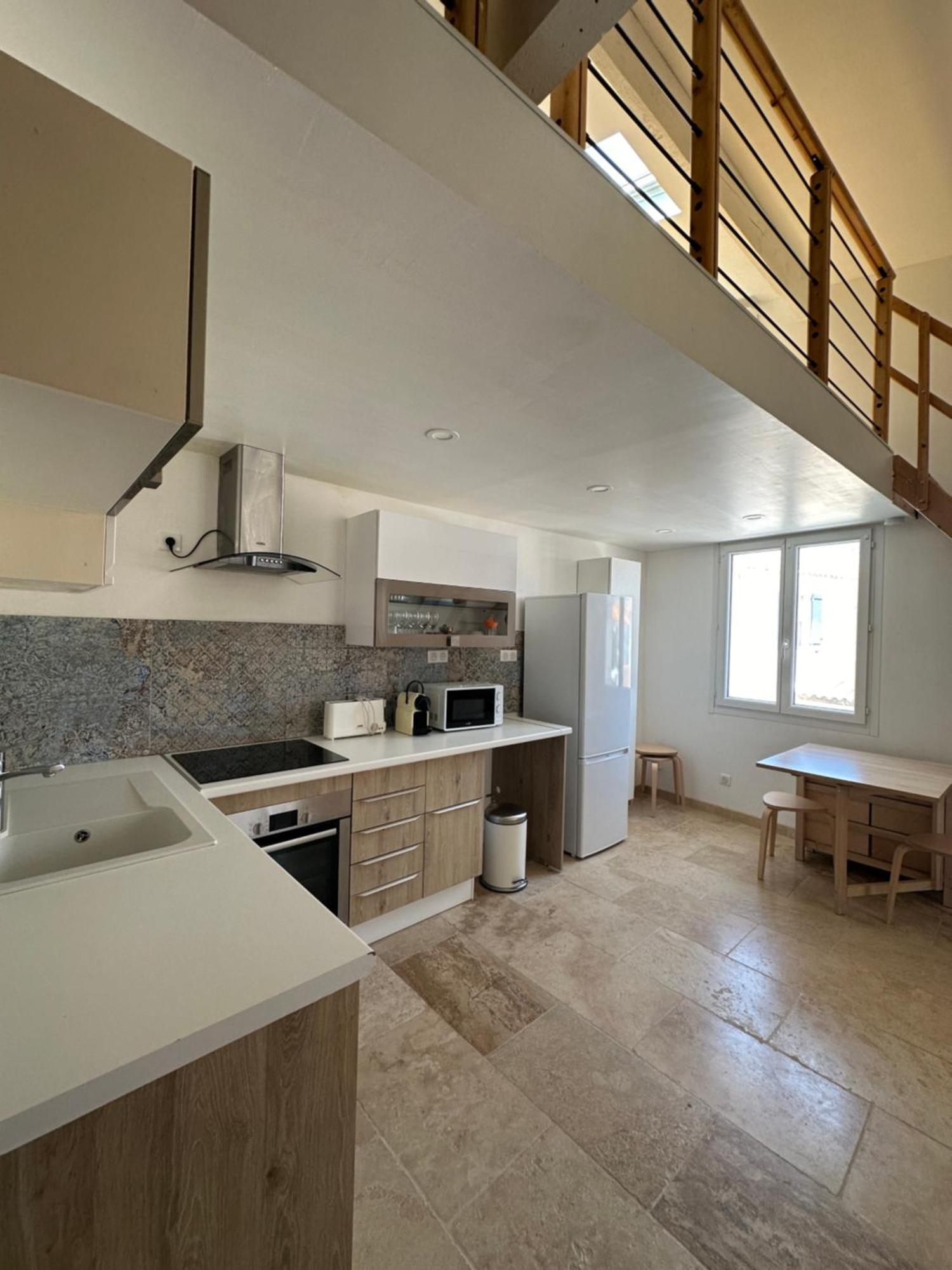 Appartement Avec Vue Sur L Eglise Des Saintes Exterior foto