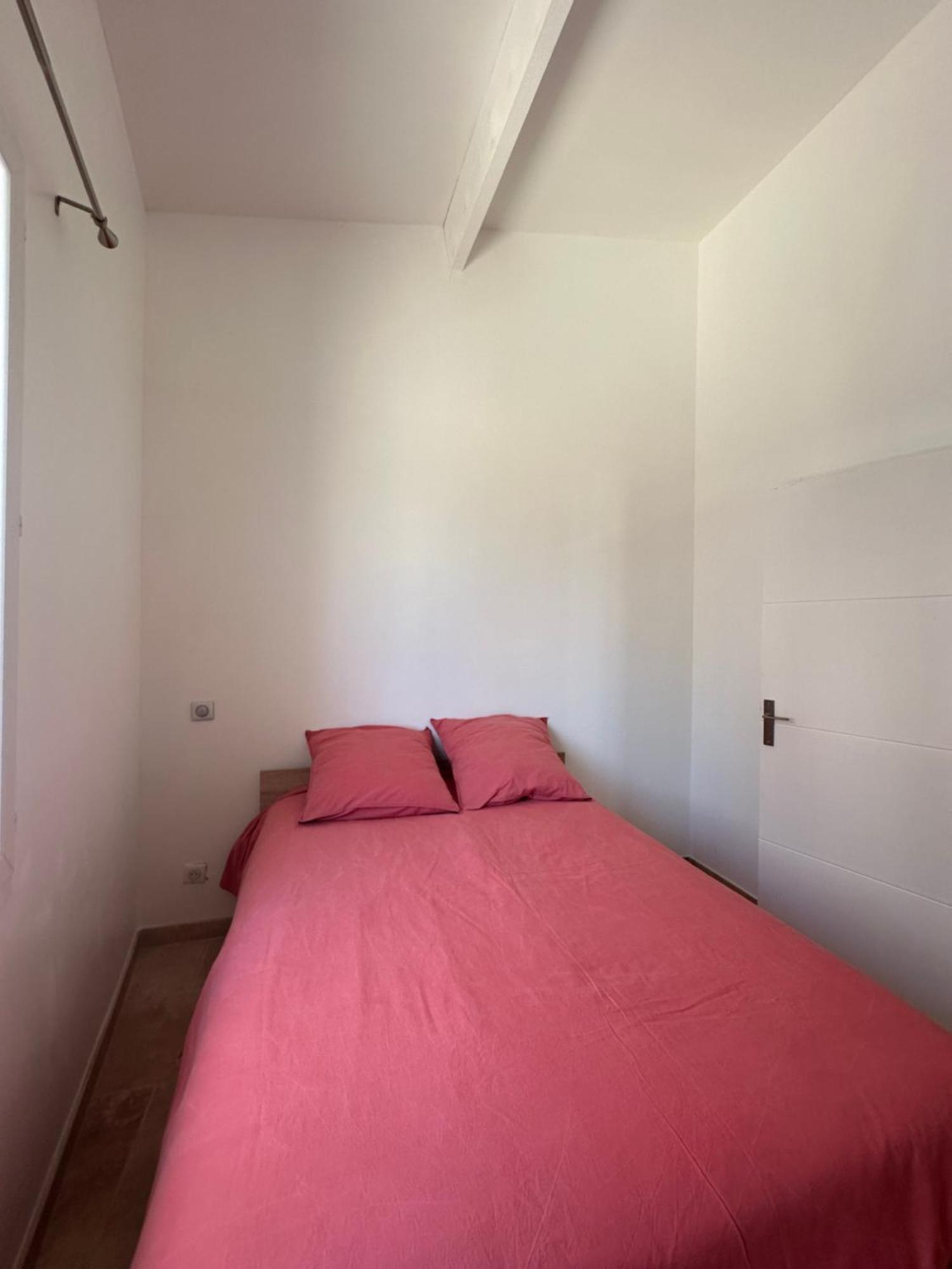 Appartement Avec Vue Sur L Eglise Des Saintes Exterior foto