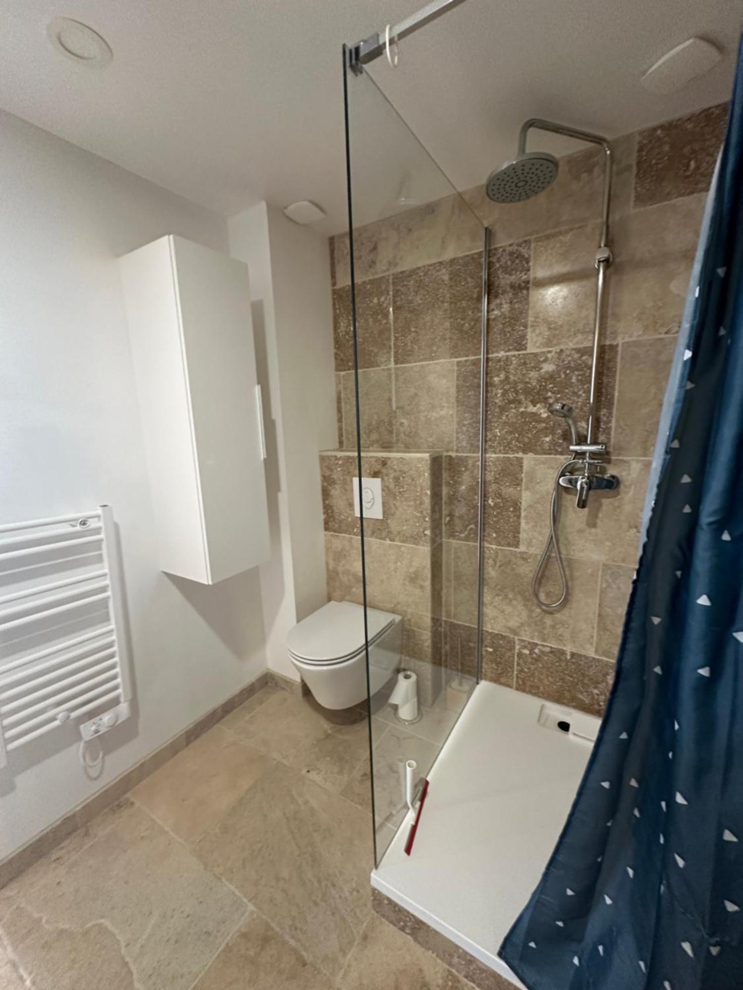 Appartement Avec Vue Sur L Eglise Des Saintes Exterior foto