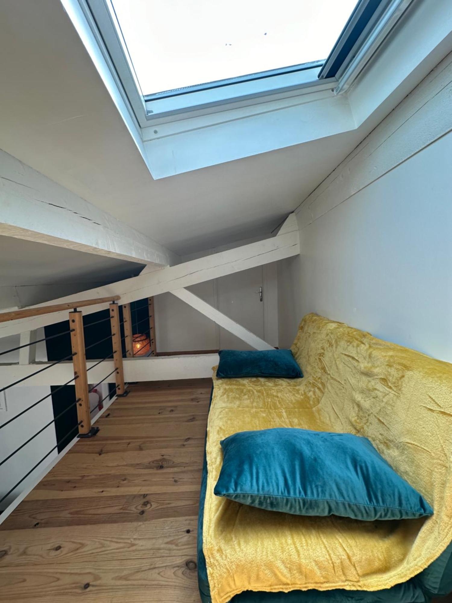Appartement Avec Vue Sur L Eglise Des Saintes Exterior foto