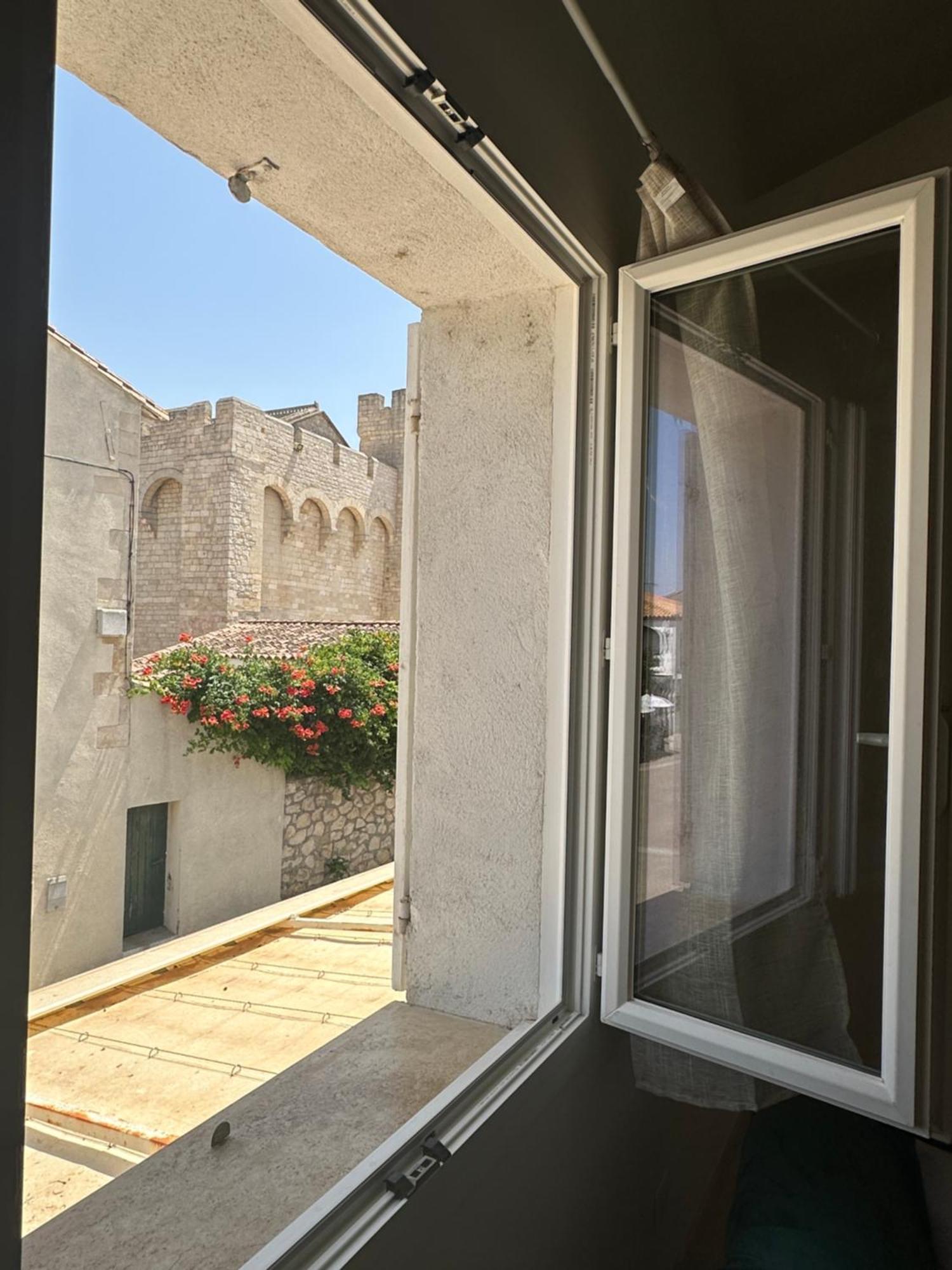Appartement Avec Vue Sur L Eglise Des Saintes Exterior foto